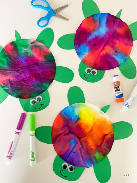 10 EASY Turtle Crafts for Kids (2023) - ABCDee Learning Under The Sea Crafts For Preschoolers Ocean Themes Art Projects, Beach And Ocean Crafts For Toddlers, Sea Creature Crafts For Toddlers, Pre K Ocean Crafts, Beach Theme Art For Toddlers, Toddler Painting Crafts, Beach Themed Crafts For Toddlers, Turtle Art Preschool, Beach Crafts For Infants