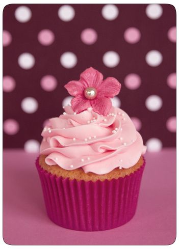 Essen, Cupcake Reference Photo, Pictures Of Cupcakes, Cupcakes Pictures, Cupcakes Rosa, Cupcakes Rosas, Cupcake Rosa, Christening Themes, Polka Dot Cupcakes