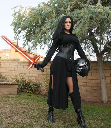 37 Weird, Wild, and WTF Pics For You To Enjoy - Funny Gallery Kylo Ren Costume Women, Star Wars Women Costume, Kylo Ren Halloween Costume, Kylo Ren Outfit, Kylo Ren Costume, Kylo Ren Costumes, Sith Costume, Sith Cosplay, Disfraz Star Wars