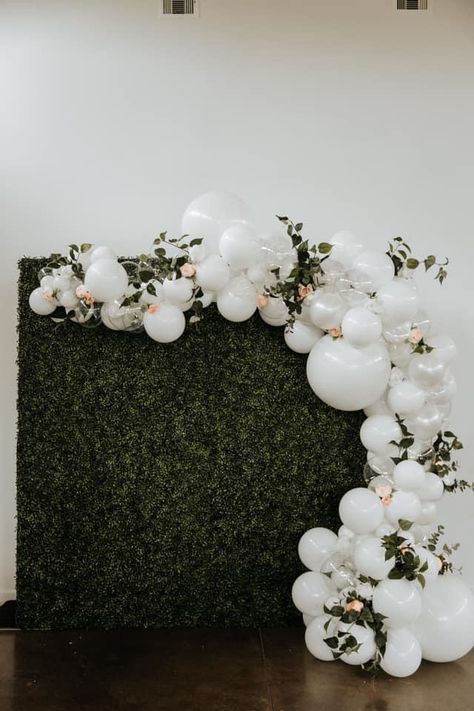 White And Greenery Balloon Arch, Balloon Garland Wedding Backdrop, Wedding Balloon Garland With Flowers, Balloon Arch Boxwood Wall, Greenery Wall With Balloon Arch, Engagement Party Photo Backdrop Balloons, Wedding Backdrop Reception Balloons, Balloon Arch With Florals, Wedding Photo Backdrop Balloons