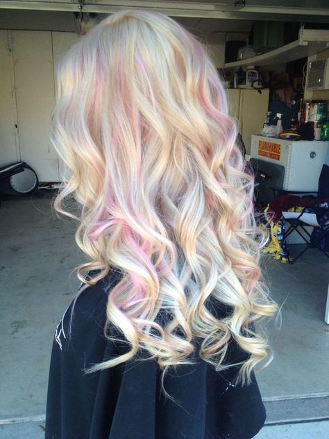 Blonde with pink highlights | Community Post: 5 Stunning Highlights For Blonde Hair Opal Hair, Pink Blonde Hair, Blonde Pink, Kadeřnické Trendy, Blonde With Pink, Pink Highlights, Blonde Hair With Highlights, Unicorn Hair, Trendy Hair