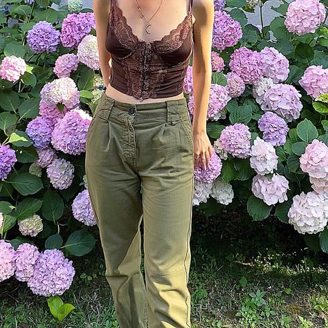 Brown Top Combination, Green Pants Brown Top, Feminine Outfits With Pants, Brown And Green Outfit Aesthetic, Brown And Green Outfits For Women, Brown Cami Outfit, Y2k Green Outfit, Pink And Brown Outfits, Green And Brown Outfits