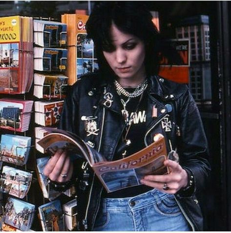 Joan Jett 70s, Chicas Punk Rock, Garage Punk, Estilo Punk Rock, The Runaways, 70s Punk, Lita Ford, Punk Culture, Punk Aesthetic