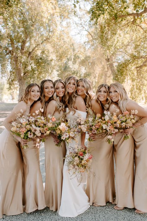 Wildflower Wedding Bridesmaids, Spring Wedding Colors Schemes, Tan Wedding Colors, Beige Wedding Theme, Brown Bridesmaids, Champagne Wedding Themes, Champagne Dresses, Wedding Theme Color Schemes, Champagne Wedding Colors