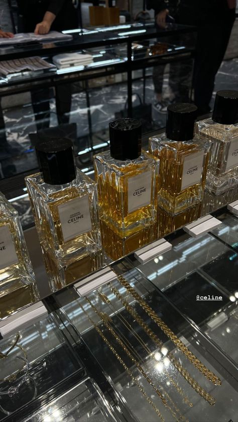 Celine Perfume Aesthetic, Celine Wallpaper Iphone, Celine Aesthetic Wallpaper, Celine Core, Celine Perfume, Kristina Core, Celine Aesthetic, Rich Core, Perfumes Aesthetic