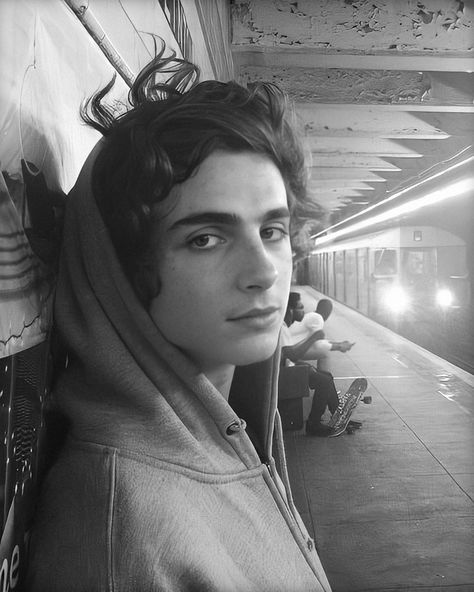 Timothée Chalamet🌻FANPAGE on Instagram: “🖤🤍Timmy in Black and White !When was the last time you went to a movie theatre?😔I miss the normal time! - #timotheechalamet @tchalamet -” Timmy Time, Timmy Turner, Regulus Black, Timmy T, Timothée Chalamet, The Perfect Guy, Timothee Chalamet, Movie Theater, Eye Black