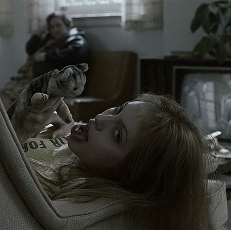 Lisa Rowe Icons, Lisa Rowe Aesthetic, Girl Interrupted Aesthetic, Girl Interrupted Lisa, Lisa Rowe, Girl Interrupted, Girl Movies, Movies And Series, The Villain