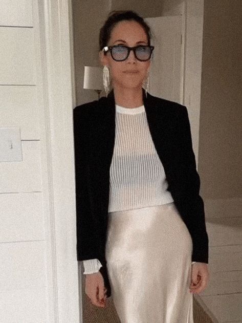 This 50-Year-Old Mom Went Viral on TikTok for Her Style—See Her 6 Essentials Trendy 50 Year Old Outfits, Chic 50 Year Old Women, Old Woman Style Over 50, 50 Year Old Mom Outfits, Party Outfit 50 Year Old, Surf Mom Style, 40 Year Old Style Outfits, Cool 50 Year Old Women, Style For 50 Year Old Women