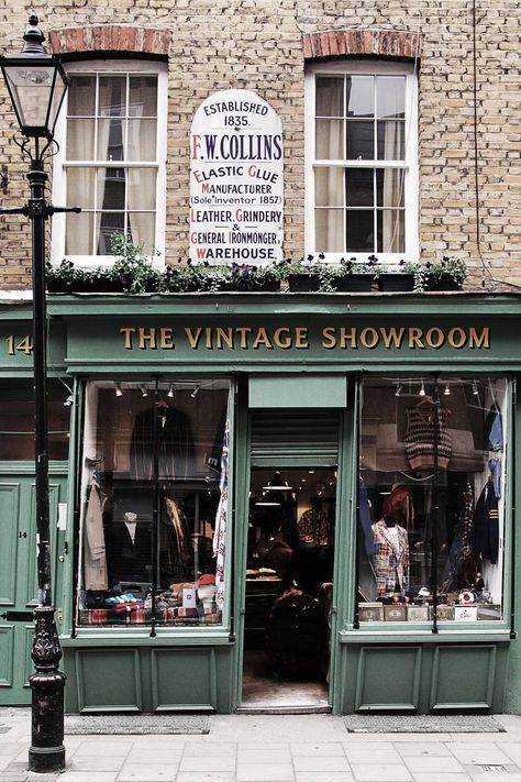 The Vintage Showroom Vintage Shop Fronts, Vintage Showroom, Magazine Lifestyle, Vitrine Vintage, Compton Street, London Neighborhoods, London Evening, Shop Facade, Umbrella Shop
