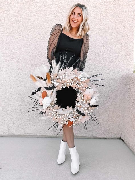 Boho Halloween Wreath, Indoor Halloween Decorations, Wreaths Videos, Grass Wreath, Boho Halloween, Diy Halloween Wreath, Mom Planner, Halloween Vibes, Diy Boho