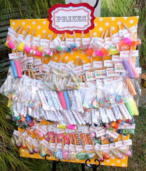 Prize Board  Get the kids excited about the games by showing off a board filled with fun prizes! Carnival Party Games, Homemade Carnival Games, Fall Carnival, Curious George Party, Festival Games, Carnival Birthday Party Theme, Diy Carnival, Circus Carnival Party, Kids Carnival