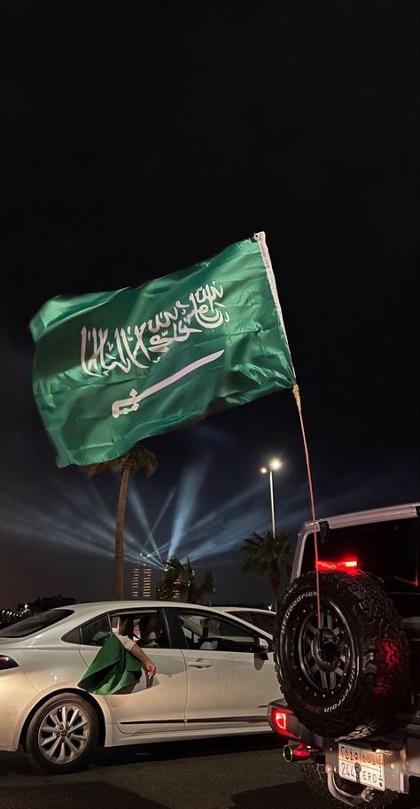 Suadi Arabi, Saudi Arabia Aesthetic, Saudi Aesthetic, Saudi Flag, National Day Saudi, Saudi Arabia Culture, Saudi Arabia Flag, Happy National Day, Airport Aesthetic