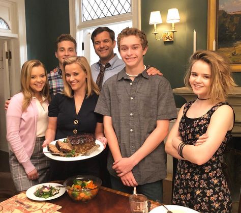 Reese Witherspoon on Instagram: “Who is staying in with The Richardson’s? The meatloaf is VERY good tonight! Enjoy episode five of @littlefireshulu, streaming now on @hulu!🔥” Tv Shows, Superman, Actresses, Little Fires Everywhere, Reese Witherspoon, I Missed, First Year, Movie Tv, A Photo