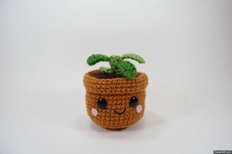 Free Crochet Pattern by  CRAFTYisCOOL - Pull and Grow Amigurumi Plant! #crochet #freecrochet #freecrochetpattern #amigurumi Amigurumi Plant, Cactus En Crochet, Simpul Pita, Crocheted Animals, Amigurumi Minta, Confection Au Crochet, Crochet Cactus, Pola Amigurumi, Crochet Gratis