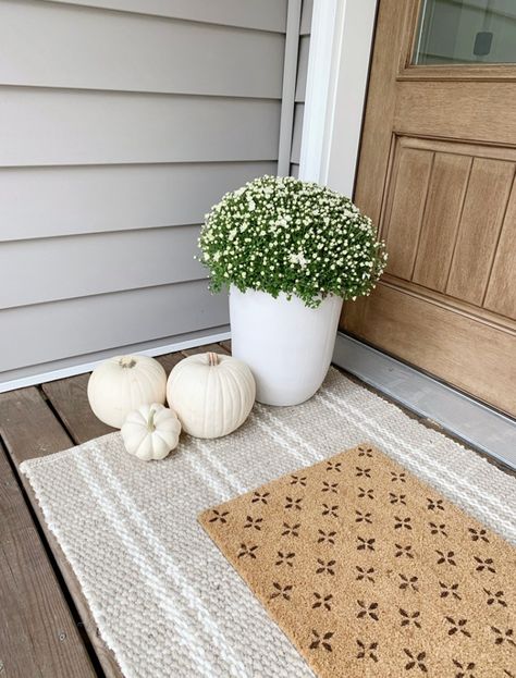 Double Front Door Rug Indoor, Front Door Jute Rug, Layering Mats Front Door, Layered Rug Front Door, Double Door Rug, Rug Layering Front Porch, Entry Door Mat Outside, Front Door Entrance Rug, Front Porch Welcome Mat