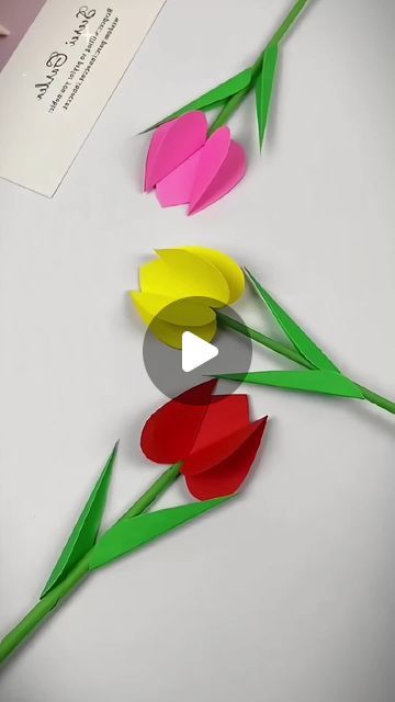 Diy Paper Tulips, Diy Patio Garden, Tulip Origami, Cardboard Crafts Decoration, Garden Landscaping Ideas, Diy Flores, Craft Flowers, Art And Craft Shows, Tulips Art