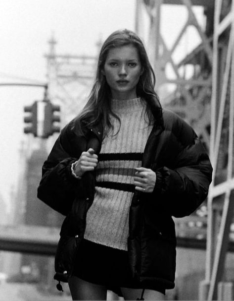 Kate Moss Calvin Klein, Kate Moss Outfit, Kate Miss, Kate Moss 90s, Mode Editorials, Kate Moss Style, Brittany Murphy, 90s Model, 90s Supermodels