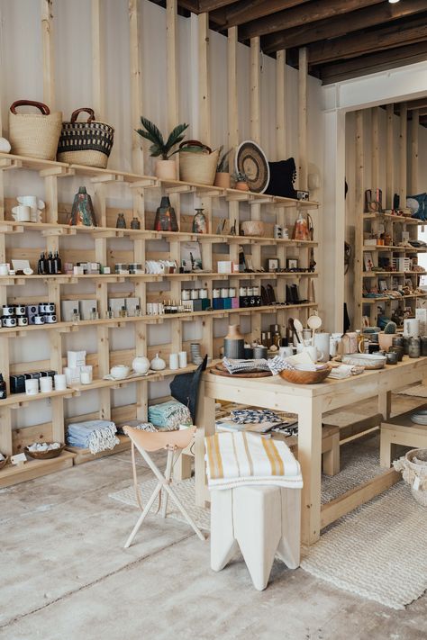 Midland - Alicia Lund Gift Shop Interiors, Simply Blessed, Stil Boho, Store Interiors, Retail Store Design, Art Space, Store Displays, Store Interior, Shop Interiors