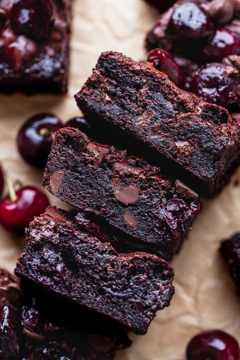 Chocolate Cherry Brownies, Roasted Cherries, Cherry Brownies, Roasted Cherry, Cherry Desserts, Cherry Recipes, Think Food, Fresh Cherries, Fudgy Brownies