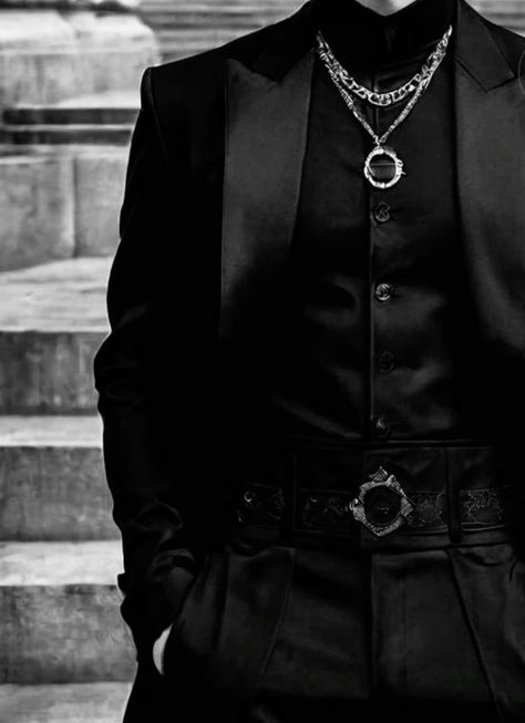 Gothic Academia Fashion Male, Gothic Mens Suit, Victorian Goth Fashion Men, Black Prince Outfit, Formal Goth Outfits Men, Goth Suit Men, Victorian Mens Fashion Aesthetic, Victorian Outfit Men, Guy Clothes Aesthetic