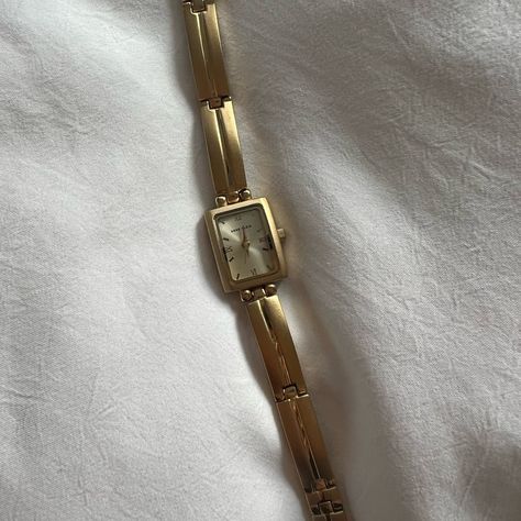 Small Watch, Watch Head Is About An Inch Big. Never Worn! Watch Also Works, There Are Many Links So You Could Adjust The Size As Needed. Small Square Watch, Dainty Wrist Watch, Small Gold Watches, Vintage Watches Women Aesthetic, Leather Watch For Women, Small Vintage Watch, Dainty Vintage Watch, Small Watches Women Vintage, Vintage Women Watch