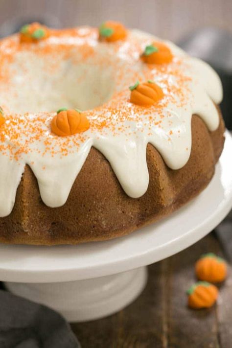 Pumpkin Spice Bundt Cake, Spice Bundt Cake, Spiced Cake, Fall Cooking, Fall Cakes, Pumpkin Dessert, Pumpkin Bread, Homemade Desserts, Fall Desserts