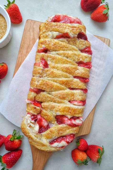 Strawberry Cheesecake Puff Pastry Recipes, Cream Cheese And Fruit Puff Pastry, Strawberry Cream Cheese Strudel Recipes, Strawberry And Cream Cheese Pastry, Berry Cream Cheese Danish, Strawberry Strudel Puff Pastries, Fruit And Cream Cheese Pastries, Charcuterie Cream Cheese, Strudel Filling Recipes