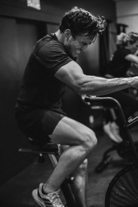 Gym Black And White Aesthetic, Gym Training Aesthetic, Fitness Aesthetic Black And White, Mens Fitness Aesthetic, Personal Training Aesthetic, Fitness Training Aesthetic, Hyrox Aesthetic, Workout Aesthetic Black, Hiit Aesthetic