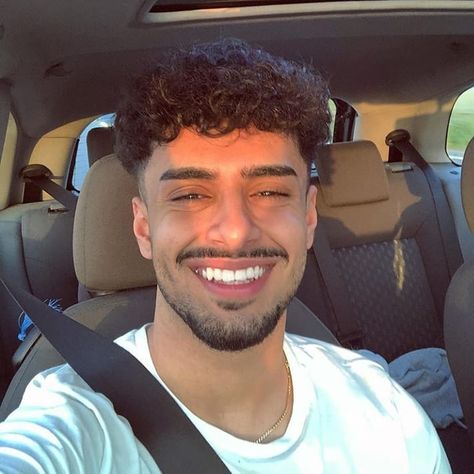 Back Seat Car Pictures Instagram, Back Seat Car Pictures, Car Pictures Instagram, Back Seat Car, Men Fade Haircut Short, Mixed Guys, Curly Hair Fade, Mustache Styles, Latin Men