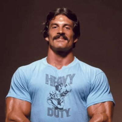 Mike Mentzer Wallpaper, Bodybuilder Workouts, Arnold Schwarzenegger Workout, Phil Heath Workout, Lean Body Men, Mike Mentzer, Arnold Schwarzenegger Bodybuilding, Dumbbell Fly, Barbell Deadlift
