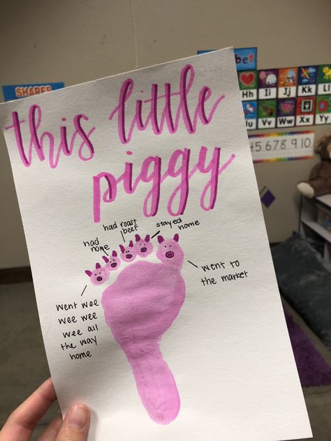 Crafts For Kids Construction Paper, Nursery Rhyme Week, Baby Footprint Crafts, Baby Art Crafts, Nursery Rhyme Crafts, Mother's Day Crafts For Kids, Kids Construction, Baby Art Projects, Paper Chain