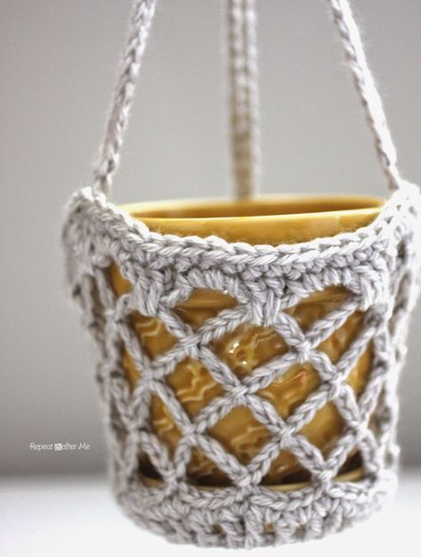 Crochet Flower Pot Hanging Basket - Repeat Crafter Me Crochet Flower Pot, Crochet Plant Hanger, Crochet Puff Flower, Basket Hanging, Repeat Crafter Me, Confection Au Crochet, Pot Hanger, Crochet Plant, Crochet For Home