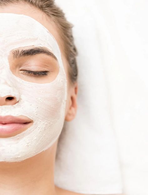 What is a Sheet Mask and is it Necessary in our Skincare Routine? - The Skin Experiment Homemade Face Masks, Soothing Face Mask, Mud Masks, Pele Natural, Chemical Peels, Face Mask Recipe, Mascara Facial, Peeling Skin, Best Face Mask