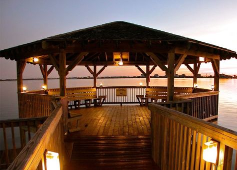 Lake Gazebo, Garden Gazebos, Wood Deck Patio, Gazebo On Deck, Pavilion Plans, Lake Dock, Resort Architecture, Beach Weather, Backyard Gazebo