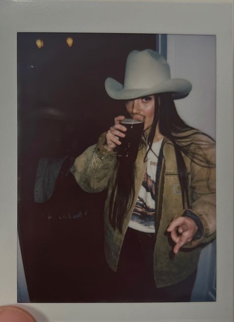 Vintage Carhartt Jacket, Estilo Cowgirl, Book Mood, Foto Cowgirl, Done And Dusted, Cowboy Aesthetic, Carhartt Jacket, Looks Country, Cowgirl Aesthetic