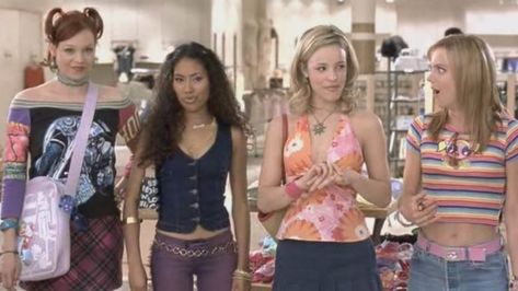 10 early 2000s movies that'll give you major throwback style inspo - Galore 2000s Movies Outfits, 2000s Teen Movies, 2000s Movie Fashion, 200s Aesthetic, 2000s Halloween Costume, Early 2000s Outfits, Early 200s, Early 2000s Movies, The Hot Chick