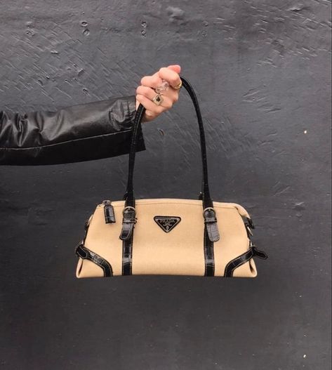 Baguette, Prada Vintage Bag, Vintage Prada Bag, Prada Leather Bag, Y2k Bags, Vintage Designer Bags, Drawing Bag, Aesthetic Bags, Handbag Vintage