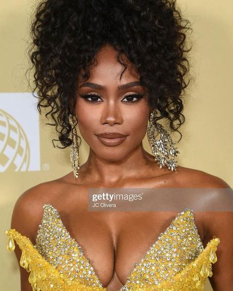 Shannon Thornton, High Cheekbones, Black Hollywood, Melanin Beauty, Black Girls Hairstyles, Beauty Inspiration, Looking Gorgeous, Playing Dress Up, Beauty And The Beast