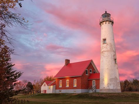 10 Michigan lighthouses you can visit, mapped Tawas Michigan, Lake Michigan Lighthouses, Lighthouse Sunset, Michigan Lighthouses, Ludington State Park, Michigan Road Trip, Mackinaw City, Mackinac Bridge, Lighthouse Pictures