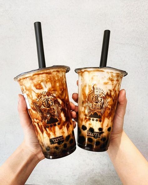 Bubbel Tea, Minuman Starbucks, Milk Tea Recipes, Bubble Tea Boba, Bebidas Do Starbucks, Boba Drink, Bubble Milk Tea, Summer Drink Recipes, Flavored Milk