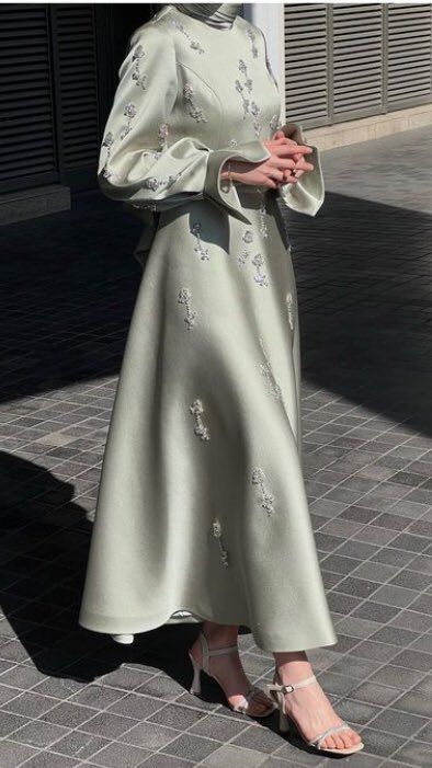 Muslim Fashion Dress Gowns, Stile Hijab, Soiree Dresses, Mode Hijabi, Gaun Fashion, Soiree Dress, Modest Dresses Casual, Fancy Dresses Long, Mode Abaya