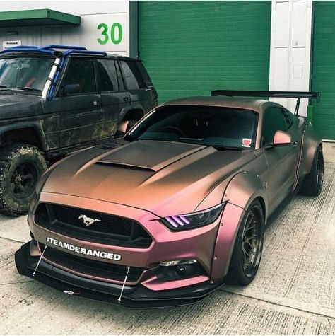 Beautiful Mustang Car Wrap Colors, Vintage Auto's, Aventador Lamborghini, Luxury Sports Cars, Bmw Autos, Sweet Cars, Mustang Cars, Best Luxury Cars, Koenigsegg