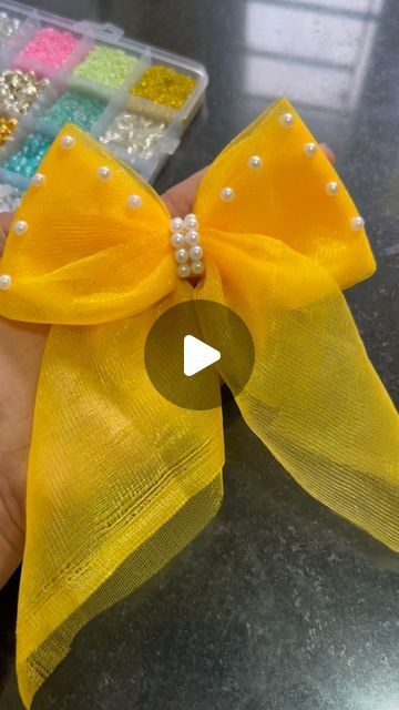 Samiksha on Instagram: "DIY Bow 😍 #reels #reelsinstagram #diy #handmade #bow #hair #hairaccessories #accessories" Stylish Hair Accessories, Bow On Dress Diy, Handmade Hair Bow Clips, How To Make A Bow With Cloth, How To Make Hair Bow Clips, Bow For Hair Diy, Easy Hair Bows With Ribbon, Ribbon Clip Diy, Cloth Bows Diy