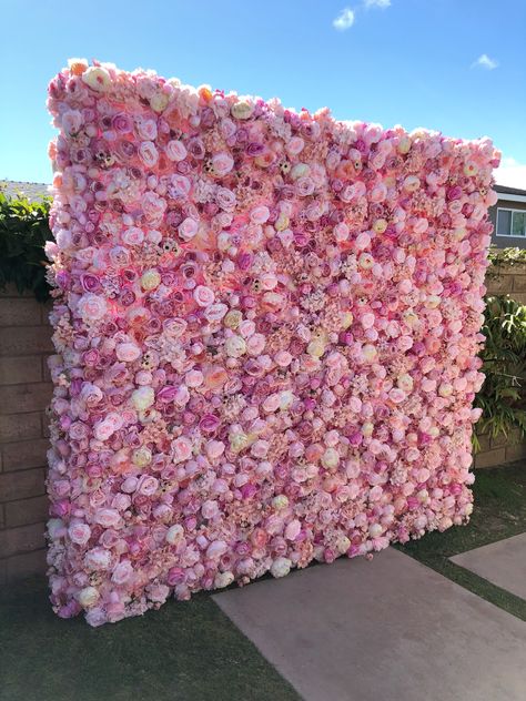 Blush Pink Flower Wall Backdrop perfect for your Bridal Shower, Baby Shower, Wedding or any event! Rustic Wedding Decorations, Hiasan Perkahwinan, Pink Flower Wall, Pink Flower Painting, Flower Wall Backdrop, Pink Bridal Shower, Pink Bridal, Wall Backdrops, Stage Decorations