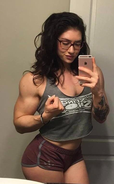 Natasha Aughey Muscle Girls, Natasha Aughey, Buff Women, Women's Muscle, Muscular Women, Aesthetic Women, Fitness Models Female, Back Women, Female Poses