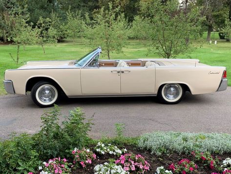 Lincoln Continental 1963, Lincoln Convertible, Lincoln Continental Convertible, Dream Whip, Lincoln Motor Company, Lincoln Motor, Lincoln Cars, Low Riders, Lincoln Town Car