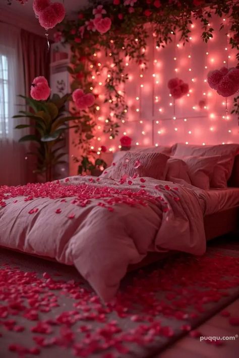 Romantic Valentine's Day Bedroom Decor Ideas - Puqqu Wedding Night Bedroom Decor, Bedroom Date Night Ideas, Valentine Hotel, Candy Charcuterie Board, Bedroom Decor Romantic, Candy Charcuterie, Valentines Bedroom, Romantic Room Decoration, Romantic Artwork