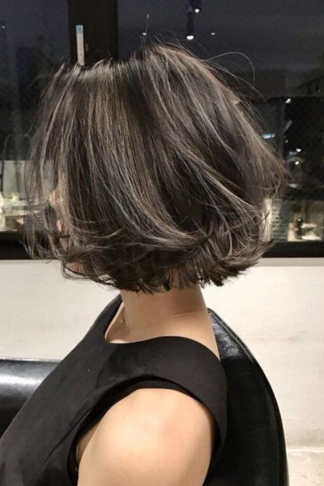 Cool Black Hair, Dark Grey Hair Color, Short Hair Highlights, Hair With Highlights, Short Hair Black, Black Hair With Highlights, Dark Hair With Highlights, Asian Short Hair, Beste Mama