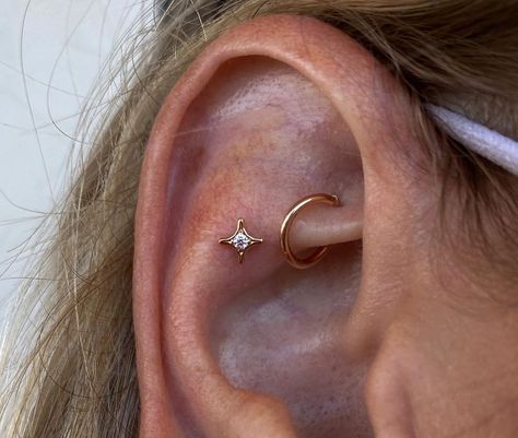 Flat Piercing Double, Very Pierced Ears, Eat Piercings Dainty, Piercing Pressure Points, Small Earlobe Piercings, Lots Of Piercings Ears, Piercing Inspiration Ear, Took Piercing Jewelry, Ear Piercing Chart Names