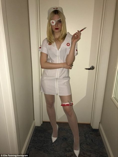 Time for your medicine! Elle Fanning was every bit the naughty nurse for Halloween on Tues... Halloween Captions For Instagram, Kill Bill Costume, Doctor Halloween Costume, Halloween Captions, Nurse Halloween Costume, Fantasy Party, Best Celebrity Halloween Costumes, Hot Nurse, Dakota And Elle Fanning